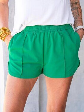 The Buckley Shorts In Kelly Green